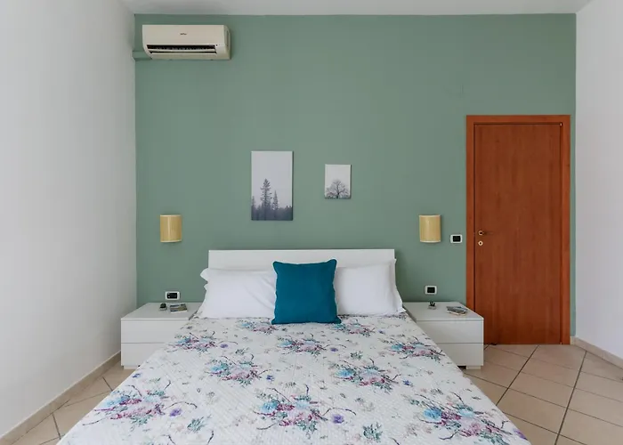 Main Road * סורנטו